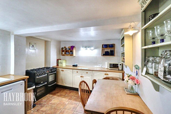 3 Bedroom Cottage For Sale In Greenside, Mapplewell, S75