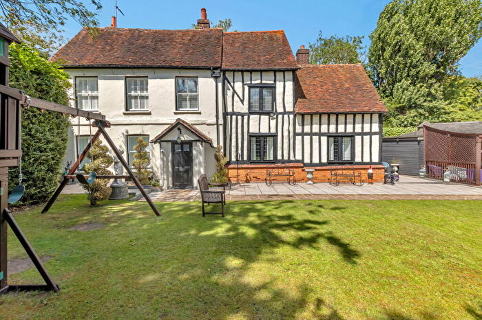 6 Bedroom Detached House For Sale In Maxwell Road, Stevenage, SG1