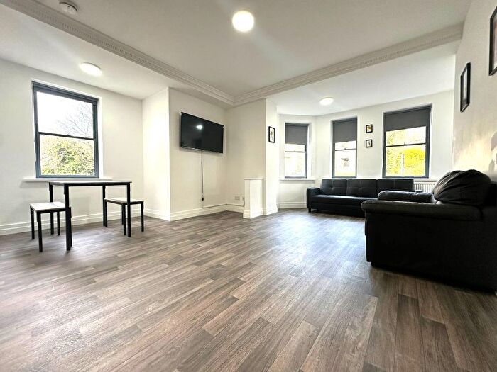 1 Bedroom Flat To Rent In Flat Oakfield House, Preston New Road, Blackburn., BB2