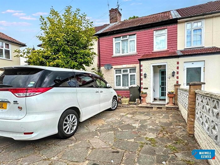 4 Bedroom Property For Sale In Walter Walk, Edgware, HA8