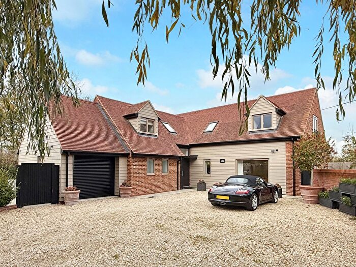 3 Bedroom Detached House For Sale In Baulking, Oxfordshire, SN7