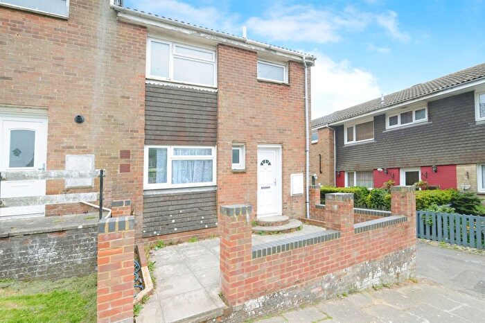 3 Bedroom End Of Terrace House For Sale In Ditchling Drive, Hastings, TN35