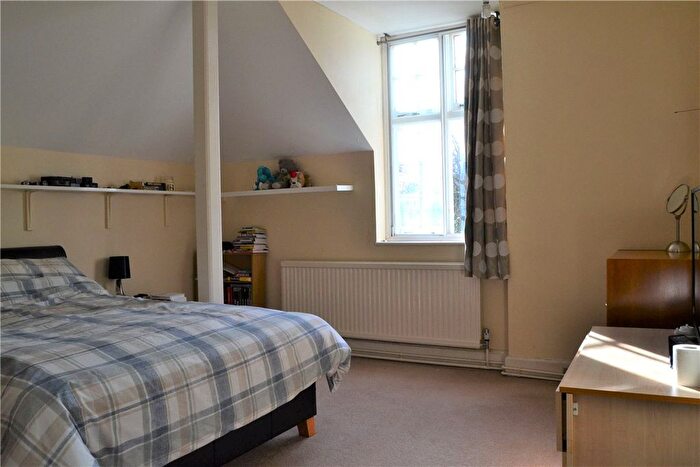 2 Bedroom Flat To Rent In Crookham Common, Thatcham, Berkshire, RG19