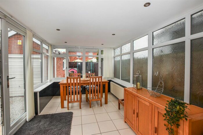 2 Bedroom Semi-Detached House For Sale In Higham Close, Hull, HU8