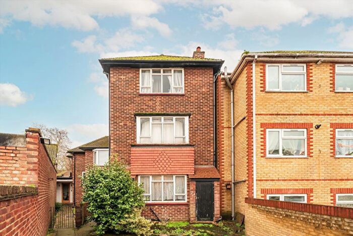 4 Bedroom End Terrace House For Sale In Uxbridge Road, Hanwell, W7