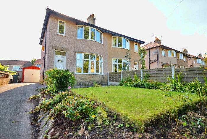 3 Bedroom Semi-Detached House To Rent In Brackenley Lane, Embsay, BD23
