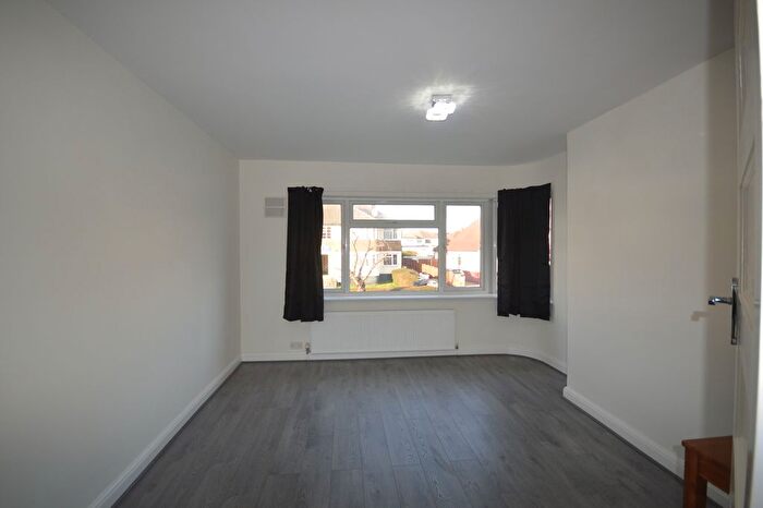2 Bedroom Flat To Rent In Queens Court, Kenton Lane, Harrow, HA3