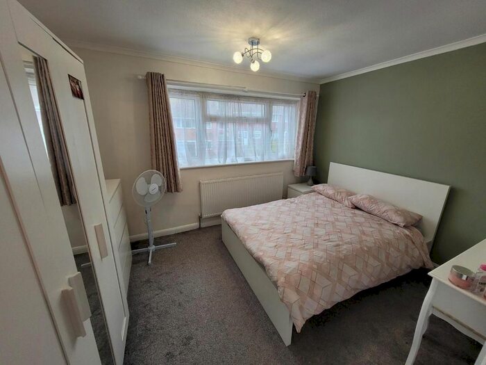 2 Bedroom End Of Terrace House To Rent In Foxglove Green, Ashford, Kent, TN24