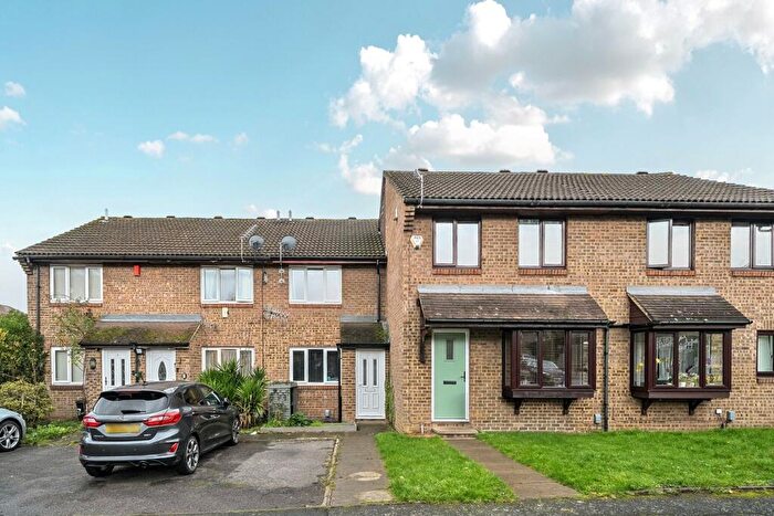 2 Bedroom Terraced House For Sale In Barfreston Way, London, SE20