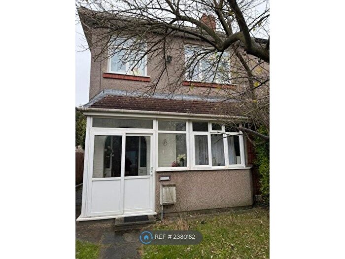 4 Bedroom Semi-Detached House To Rent In Monks Park Avenue, Bristol, BS7