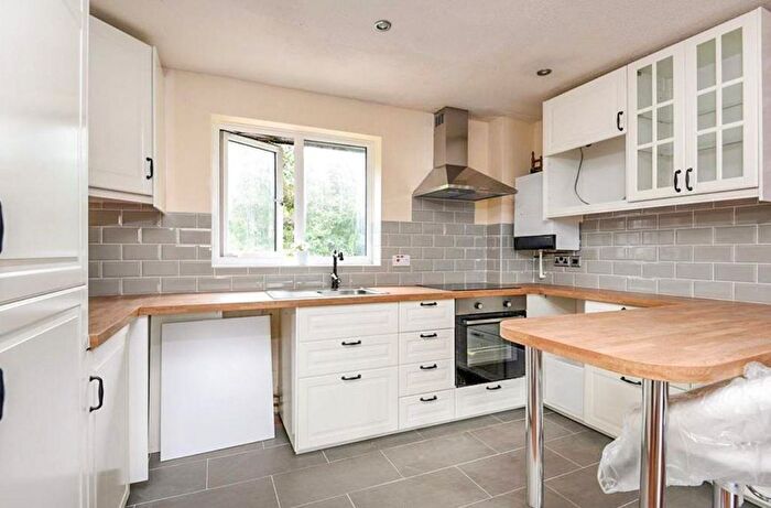 2 Bedroom Flat To Rent In Parsons Mead, Croydon, CR0