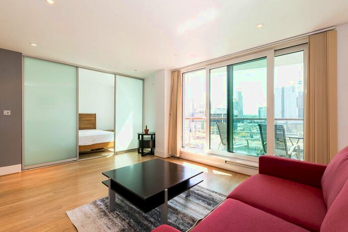 1 Bedroom Flat To Rent In St George Wharf, Vauxhall, London, SW8