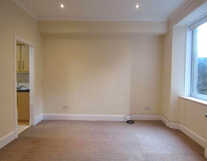 2 Bedroom Flat To Rent In Causewayside, Edinburgh, EH9