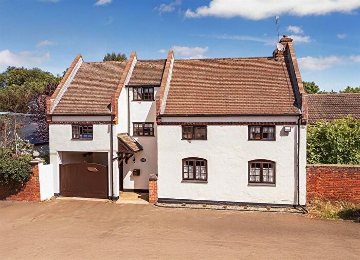 6 Bedroom Detached House For Sale In Main Street, Catthorpe, LE17