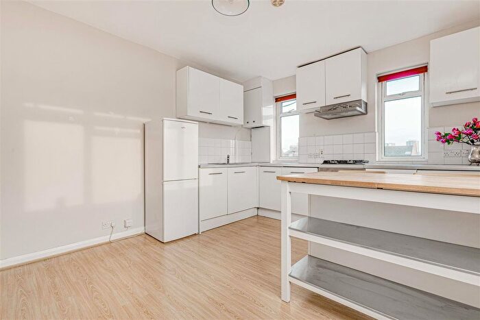 1 Bedroom Flat For Sale In Coronation Court, Brewster Gardens, North Kensignton, W10