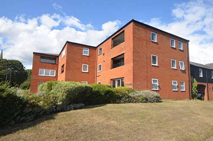 2 Bedroom Flat For Sale In Wolsey Gardens, Felixstowe, IP11