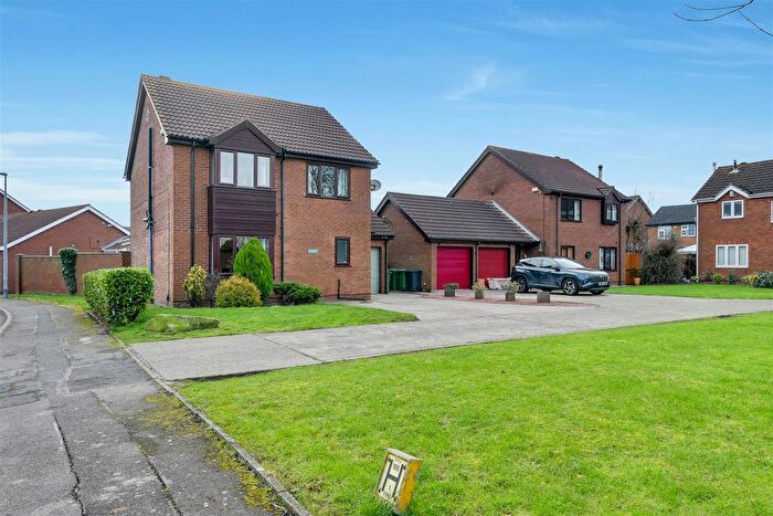 4 Bedroom Detached House For Sale In Albatross Drive, Great Coates, Grimsby, DN37