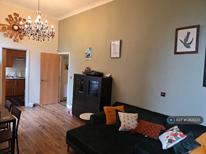 2 Bedroom Flat To Rent In Ockbrook Drive, Nottingham, NG3