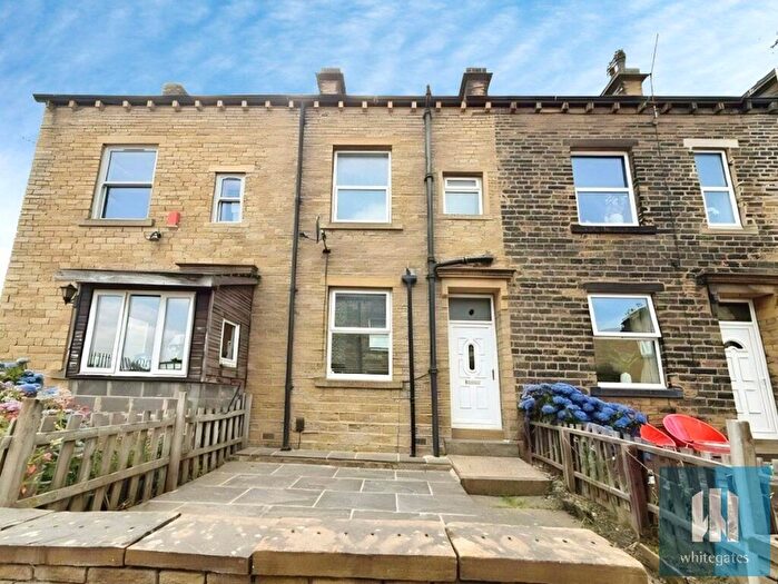 3 Bedroom Terraced House To Rent In Union Street, Lindley, Huddersfield, HD3