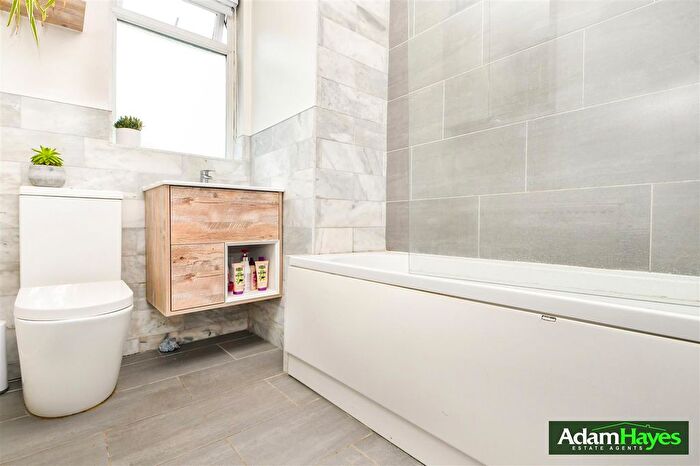2 Bedroom Flat For Sale In Eversleigh Road, Finchley, N3
