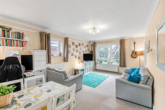 2 Bedroom Apartment For Sale In All Saints Road, Sutton, SM1