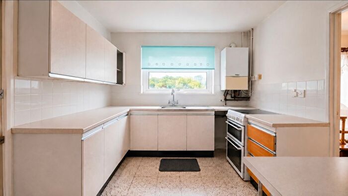 2 Bedroom Terraced House For Sale In Chelmsford Place, Plymouth, PL5