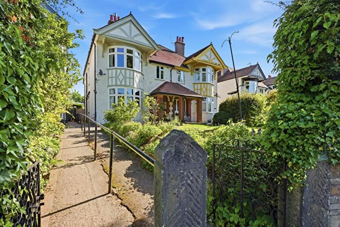 5 Bedroom Semi-Detached House For Sale In Canterbury Avenue, Sheffield, S10