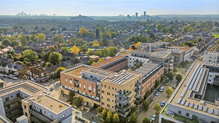 3 Bedroom Flat For Sale In Thornbury Way, Walthamstow, London, E17
