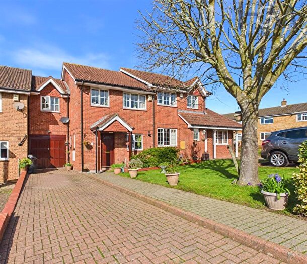 4 Bedroom Terraced House For Sale In Cabot Close, Stevenage, Hertfordshire, SG2