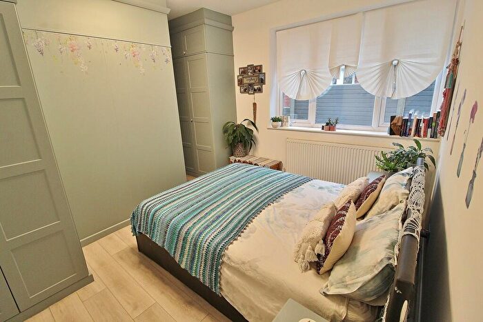 4 Bedroom Detached Bungalow For Sale In Stakes Road, Purbrook, PO7