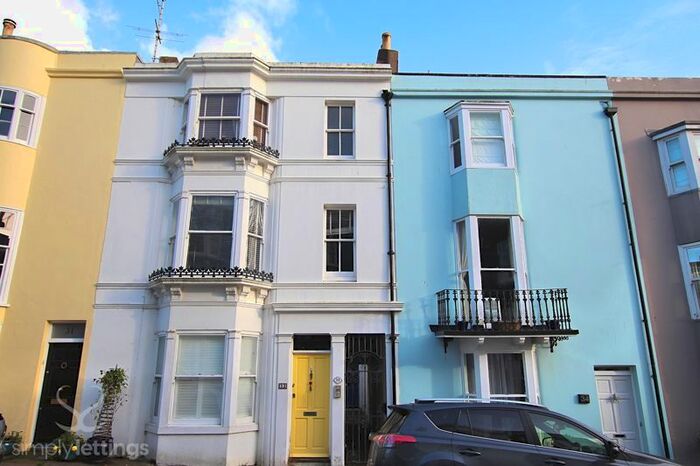 2 Bedroom Maisonette To Rent In Temple Street, Brighton, BN1