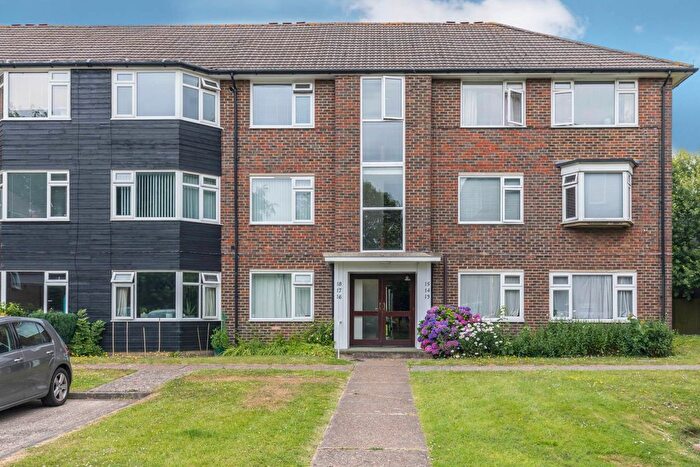 2 Bedroom Flat To Rent In Hurst Court, Horsham, RH12