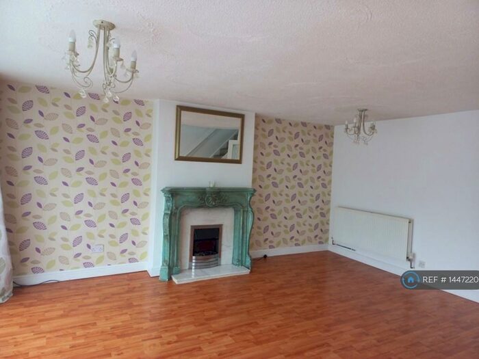 3 Bedroom Terraced House To Rent In Ashdale Drive, Birmingham, B14