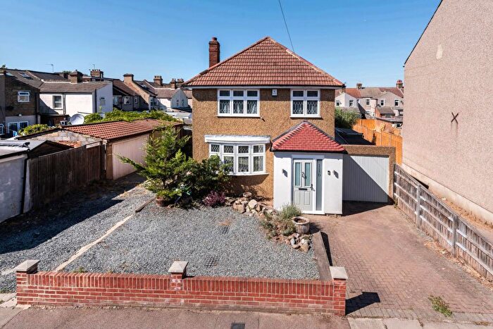 3 Bedroom Detached House For Sale In Horsa Road, Erith, DA8