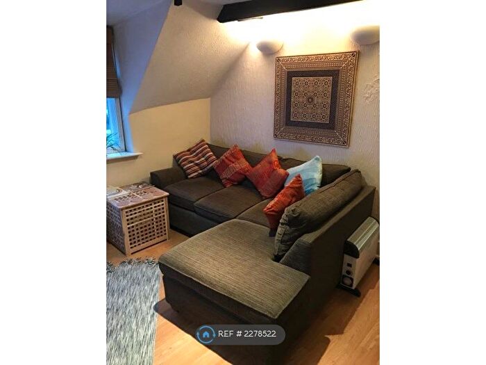 1 Bedroom Flat To Rent In Watling Street East, Towcester, NN12