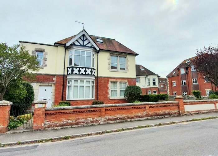 2 Bedroom Flat To Rent In Swanage, BH19