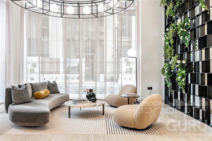 1 Bedroom Flat To Rent In Parkside Apartments, Cascade Way, White City, W12