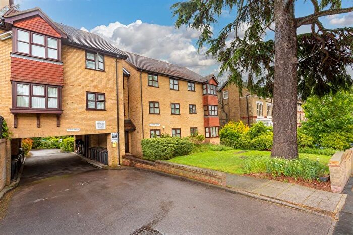 2 Bedroom Flat To Rent In Lincoln Court, Warham Road, South Croydon, CR2