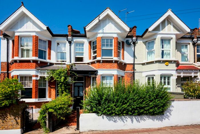 4 Bedroom Semi-Detached House To Rent In Church Lane, London SW17