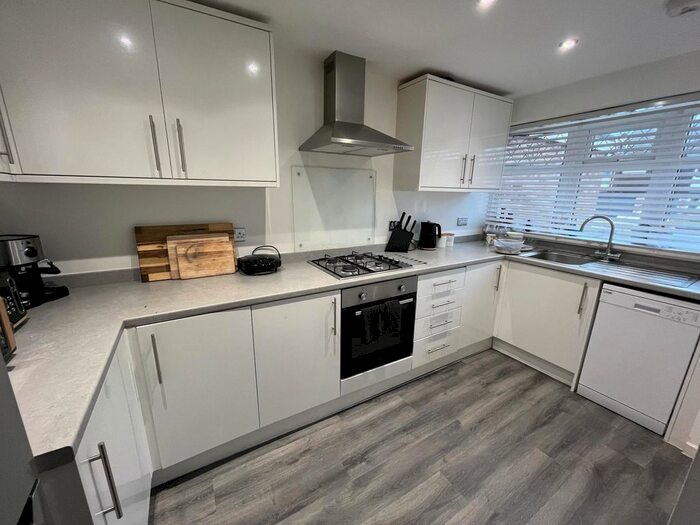 3 Bedroom Semi-Detached House To Rent In Exmoor Drive, Leamington Spa, CV32