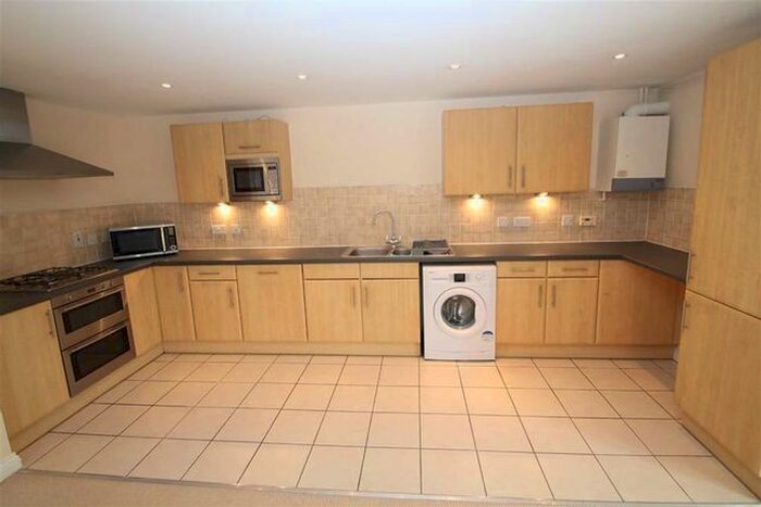 3 Bedroom Flat To Rent In Darwin Close, Medbourne, Milton Keynes MK5