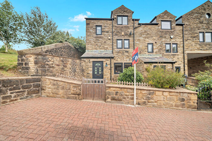 4 Bedroom Terraced House For Sale In Valley Mill Court, Colne, BB8