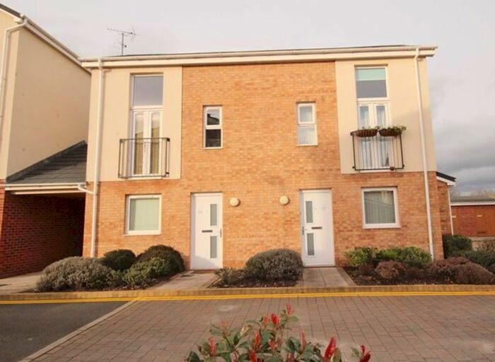 2 Bedroom Maisonette To Rent In Clog Mill Gardens, Selby, YO8