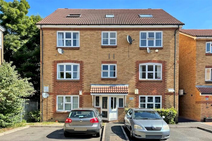 2 Bedroom Flat To Rent In Bushwood Drive, London, SE1