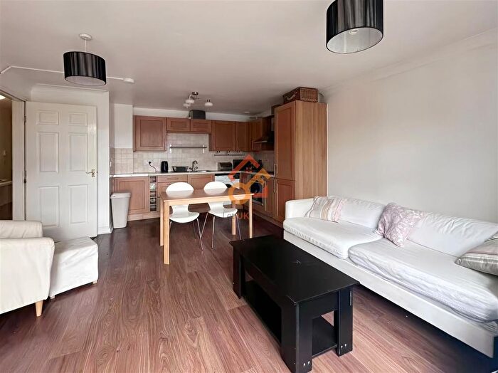 2 Bedroom Flat To Rent In Maltings Close, London, E3