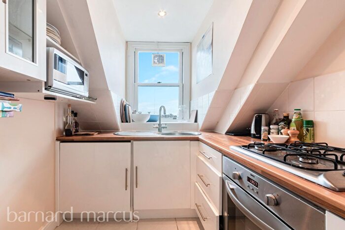 1 Bedroom Flat To Rent In Valley Road, Streatham, SW16