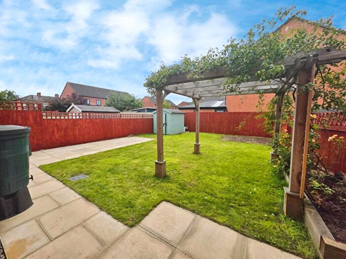 3 Bedroom End Of Terrace House To Rent In Silverdale Street, Manchester, M11