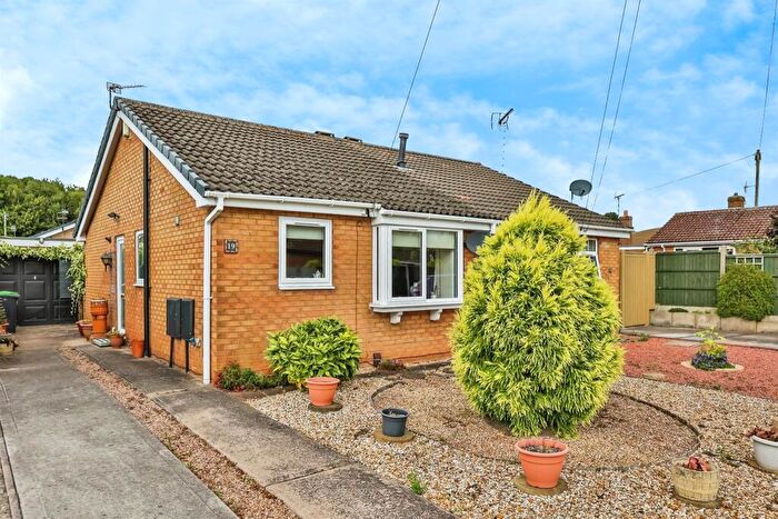 2 Bedroom Semi-Detached Bungalow For Sale In Keats Drive, Hucknall, Nottingham, NG15