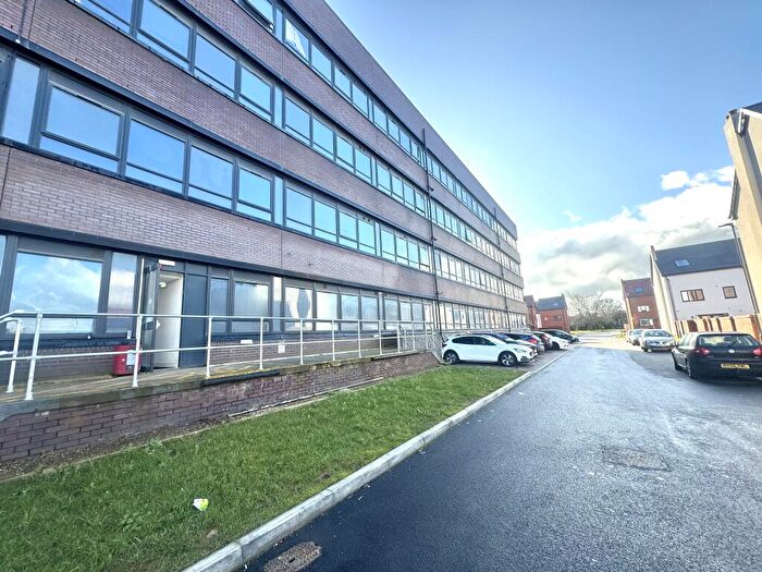 1 Bedroom Flat To Rent In Osbourne Gardens, Aylesbury, HP19