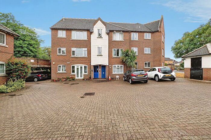1 Bedroom Flat For Sale In Whitehall Lane, Grays, RM17